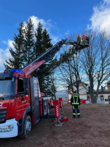 Read more about the article TH 1 – Scheibenberg – Baum droht zu fallen